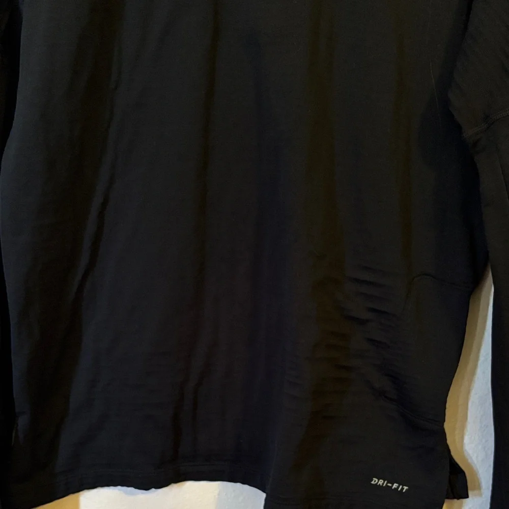 Nike Woman’s Black Dry Fit Performance Sweater Size M